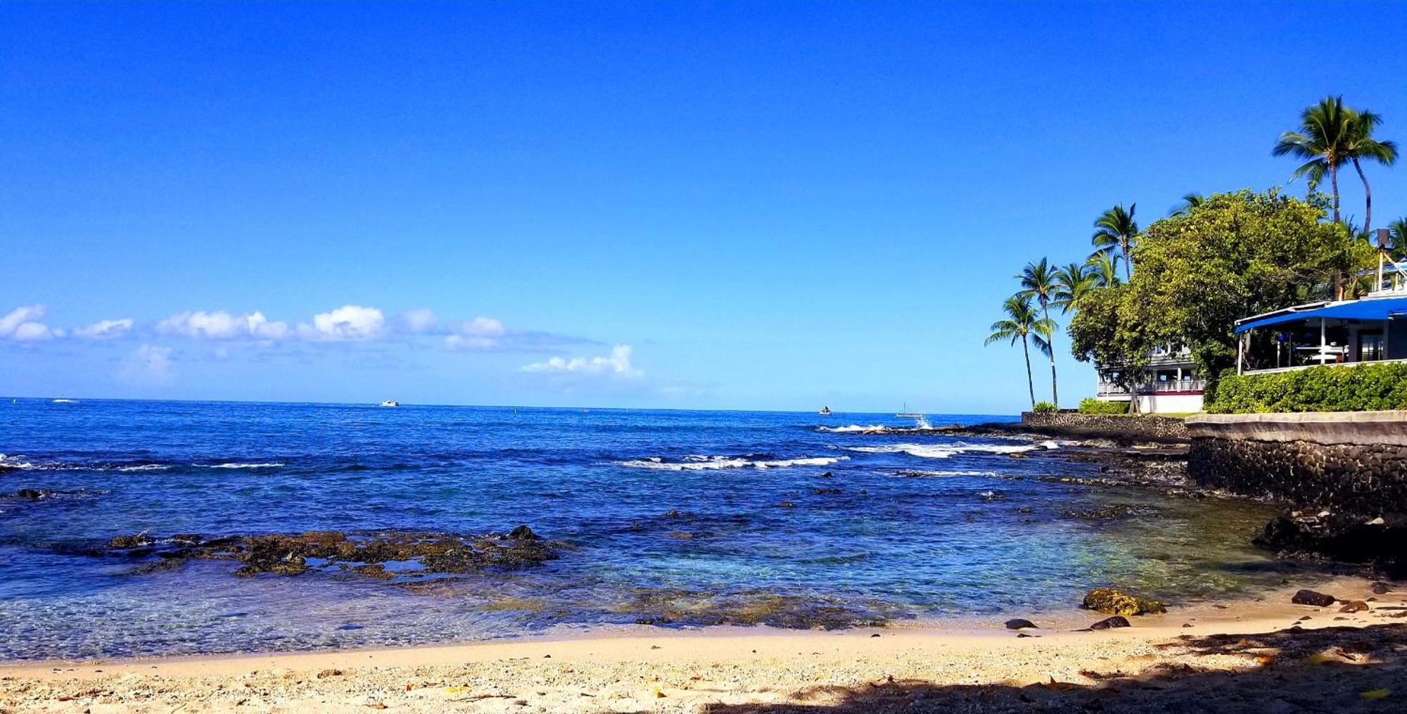 Downtown Hawaiian Paradise Condo With Hot Tub, Pool & Beach - Kona Islander Inn カイルア・コナ エクステリア 写真