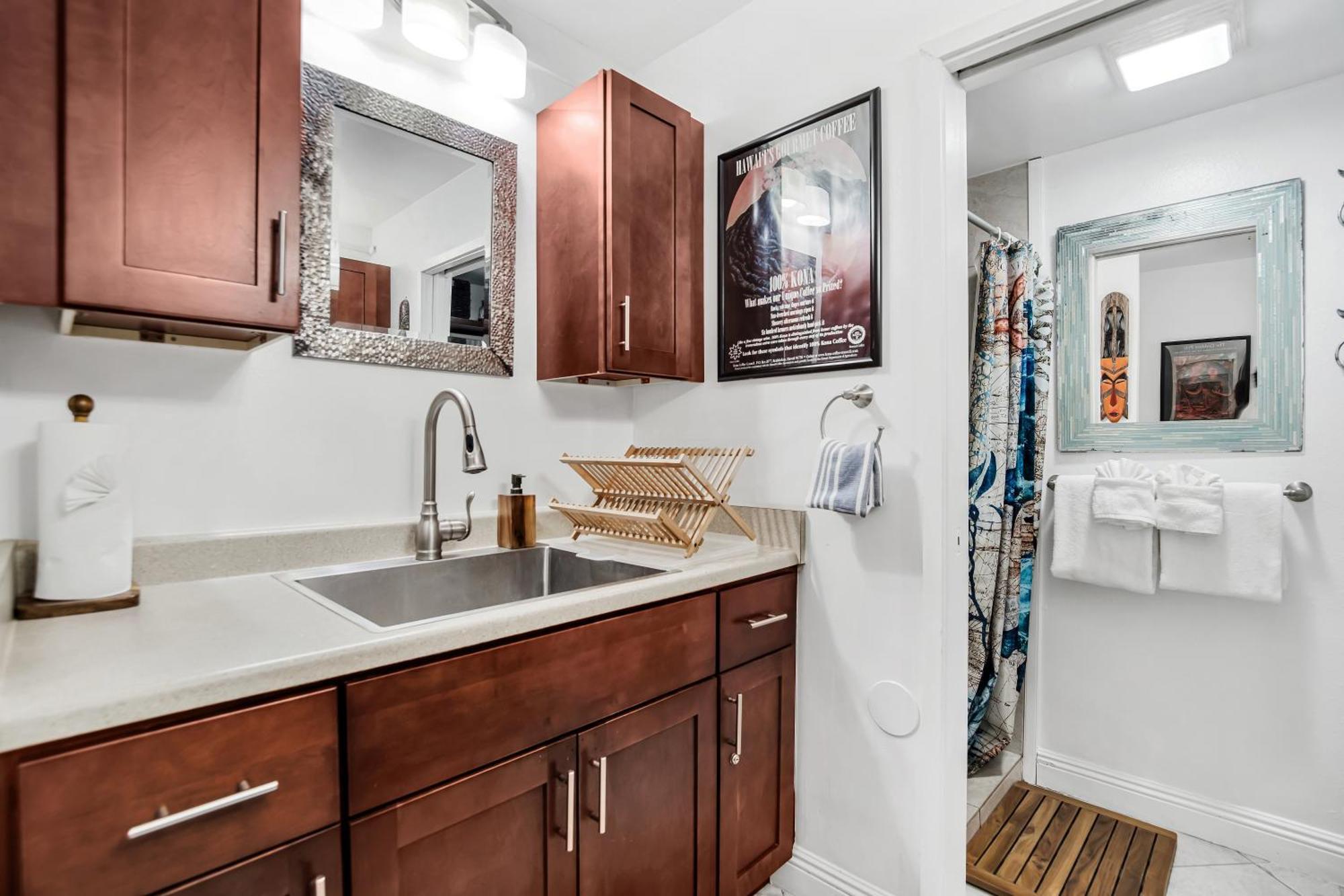 Downtown Hawaiian Paradise Condo With Hot Tub, Pool & Beach - Kona Islander Inn カイルア・コナ エクステリア 写真